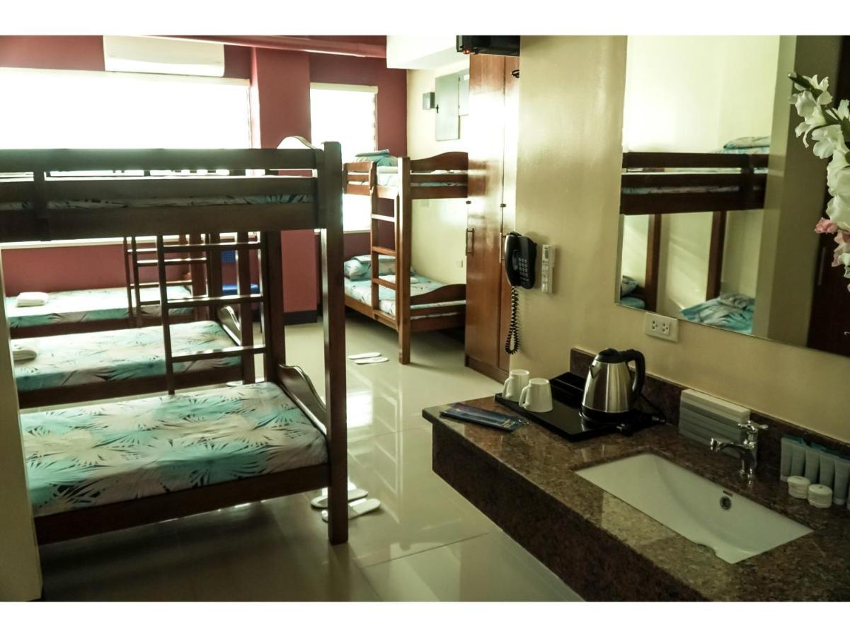 M28 Hotel And Apartments Quezon City Ngoại thất bức ảnh