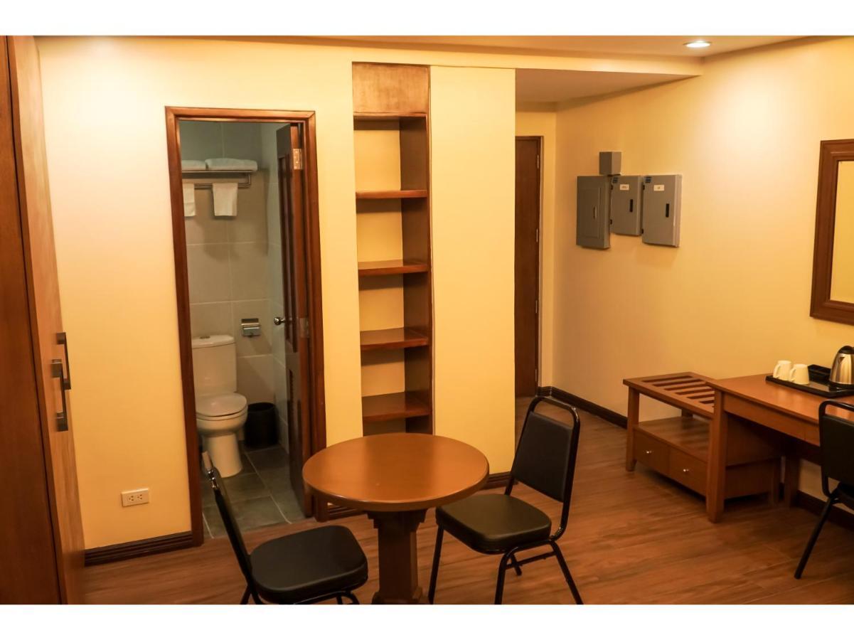 M28 Hotel And Apartments Quezon City Ngoại thất bức ảnh