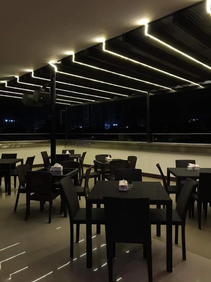 M28 Hotel And Apartments Quezon City Ngoại thất bức ảnh